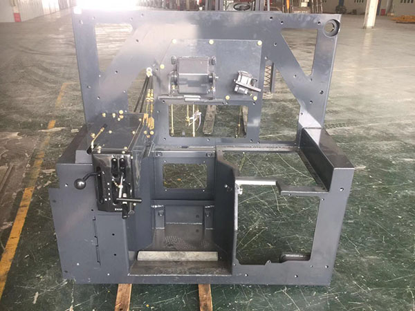 地板架总成操纵总成