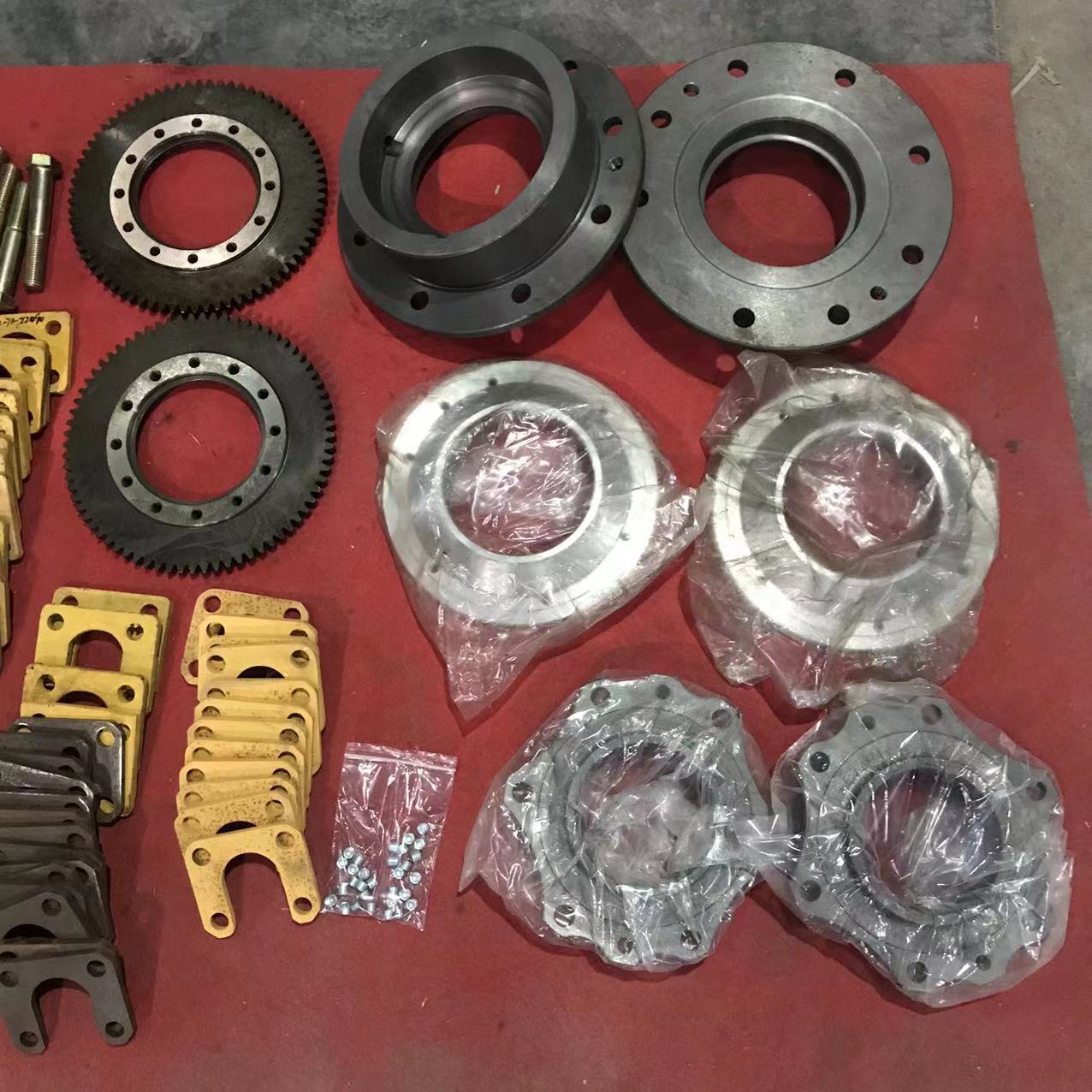 山推推土机配件厂家